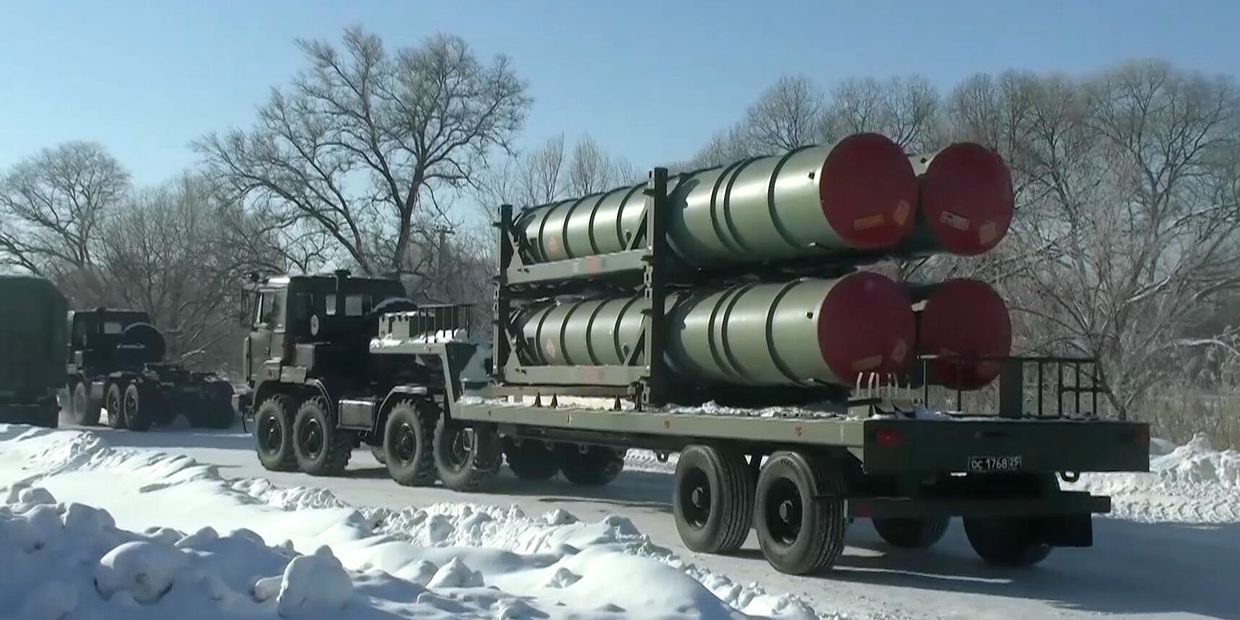 Минобороны России направило два дивизиона С-400 с Дальнего Востока на учения в Белоруссию