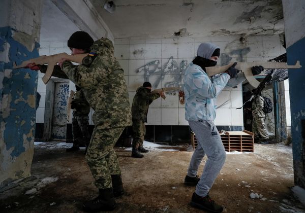 Военные учения для гражданских лиц в Киеве