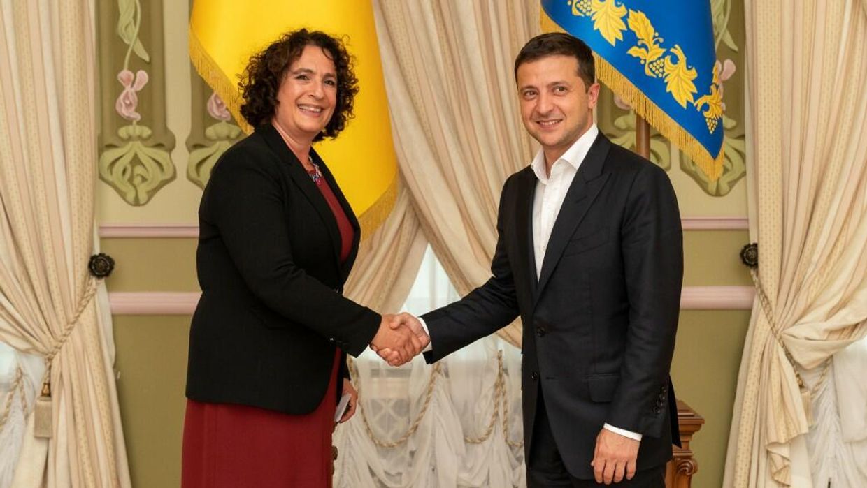 Президент Украины Владимир Зеленский и посол Великобритании Мелинда Симмонс