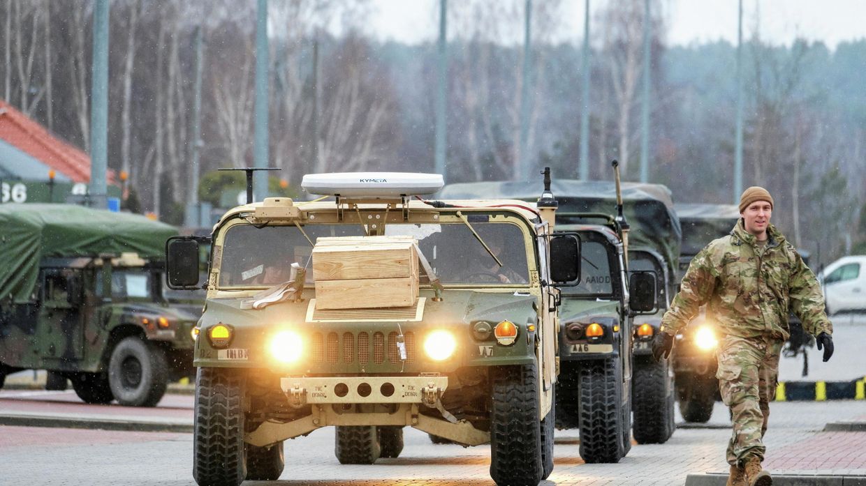  Американская техника и военные в аэропорту Жешув-Ясенка, Польша