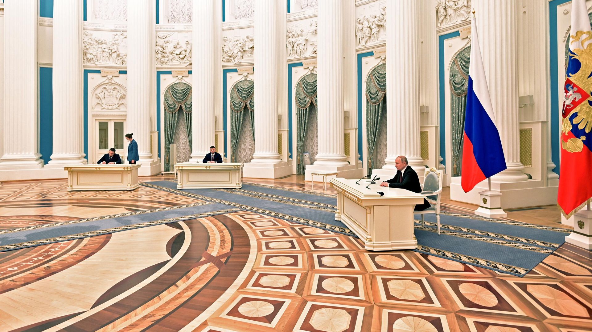 Президент РФ В. Путин подписал указы о признании ЛНР и ДНР - ИноСМИ, 1920, 22.02.2022