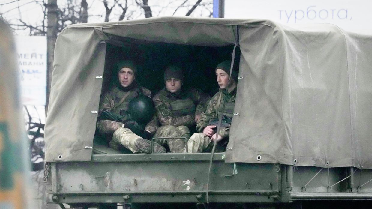 Украинские военные в Мариуполе