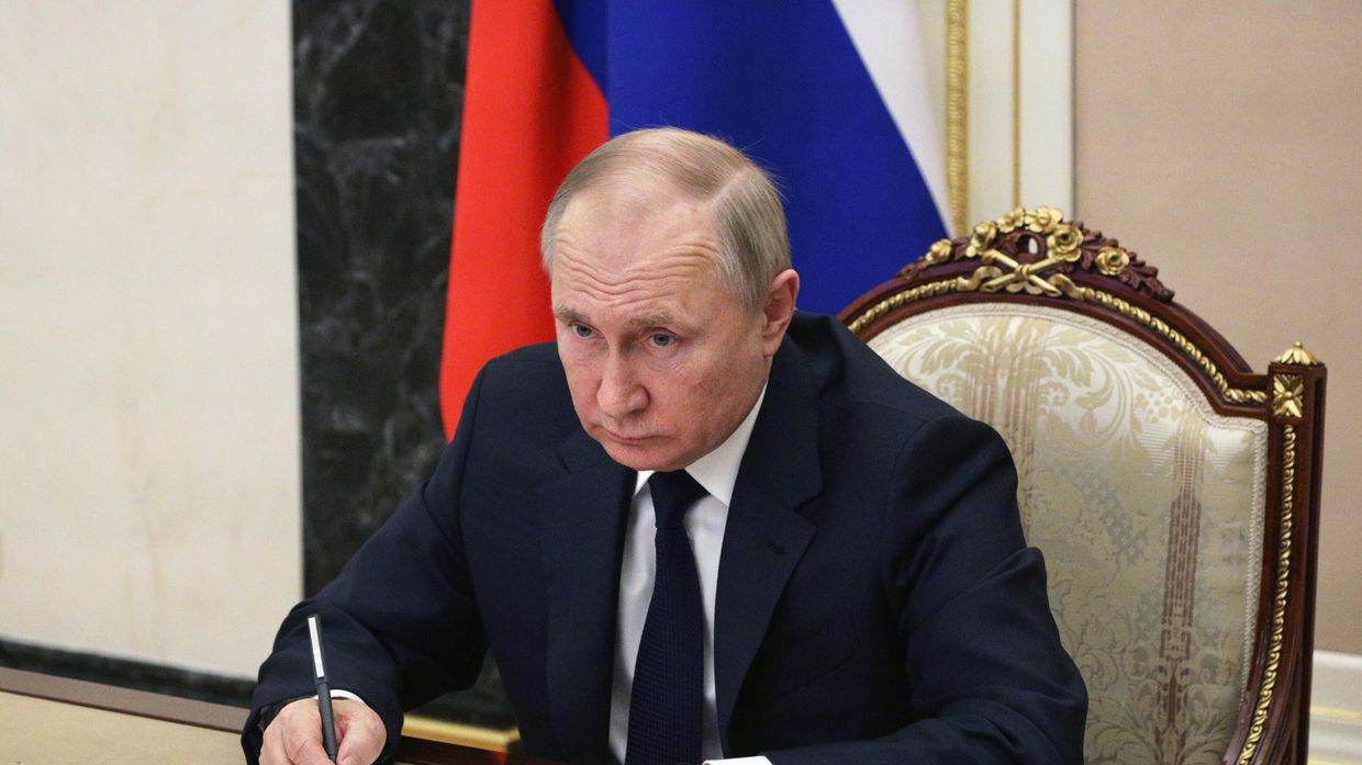 Президент РФ В. Путин провел совещание с членами правительства РФ