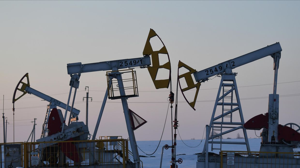 Нефтяные качалки в Альметьевском районе Республики Татарстан