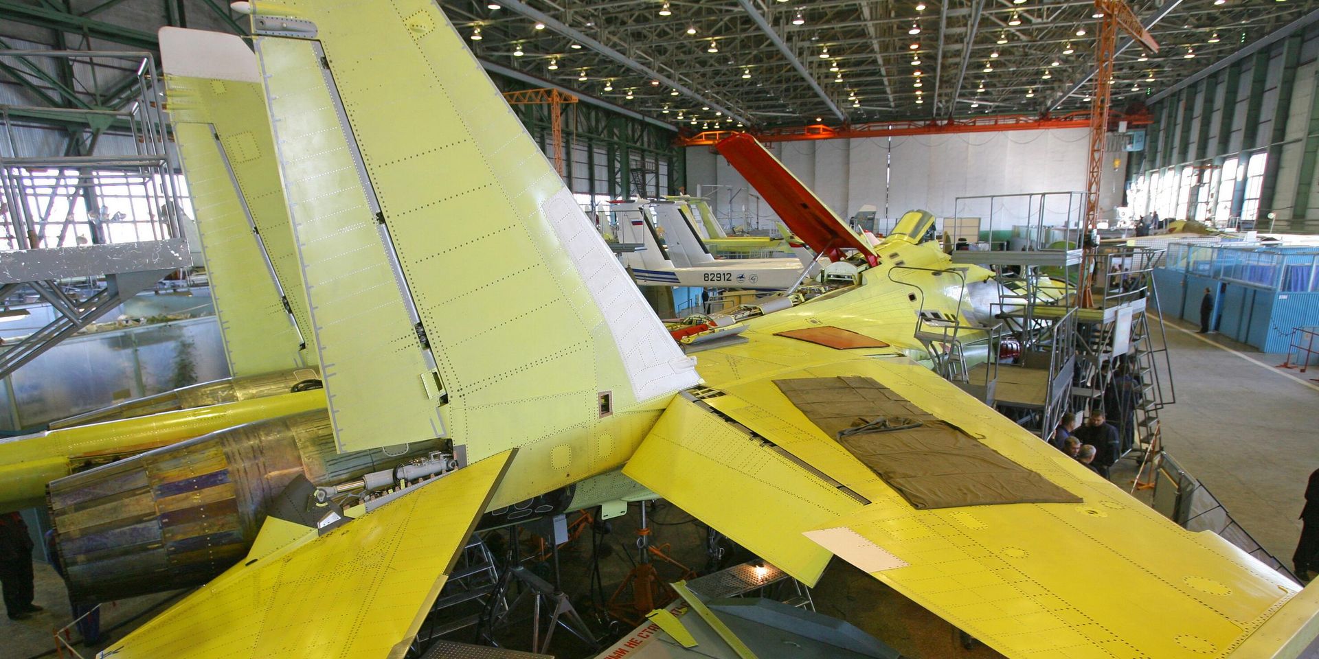 Сборка самолета Су-35  - ИноСМИ, 1920, 23.03.2022