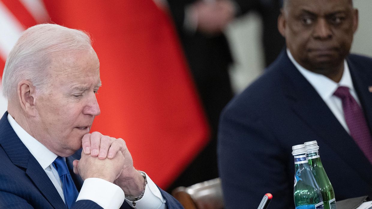 Президент США Джо Байден и министр обороны США Ллойд Остин