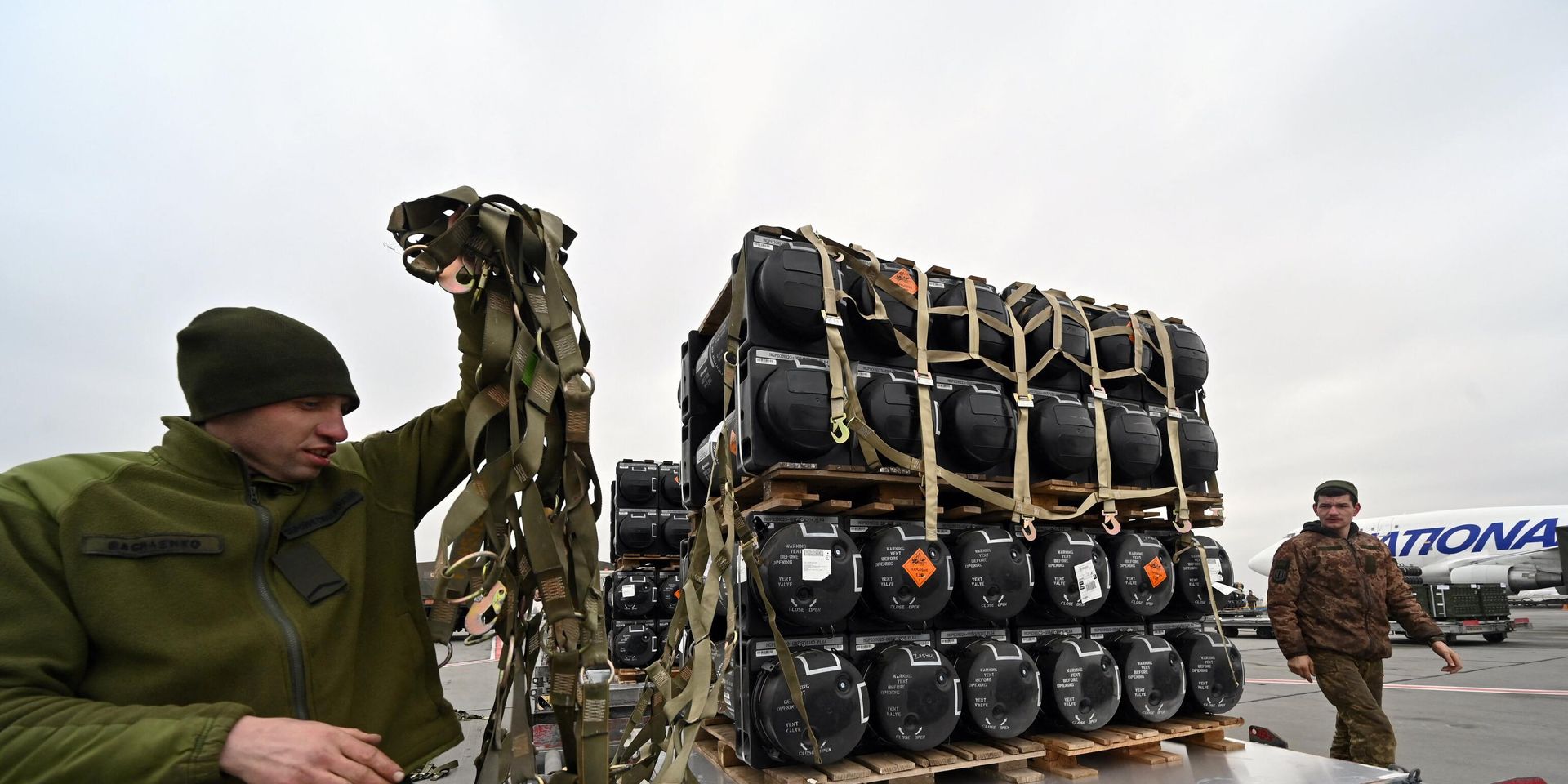 Американские противотанковые ракеты Javelin в аэропорту под Киевом, Украина - ИноСМИ, 1920, 17.05.2022