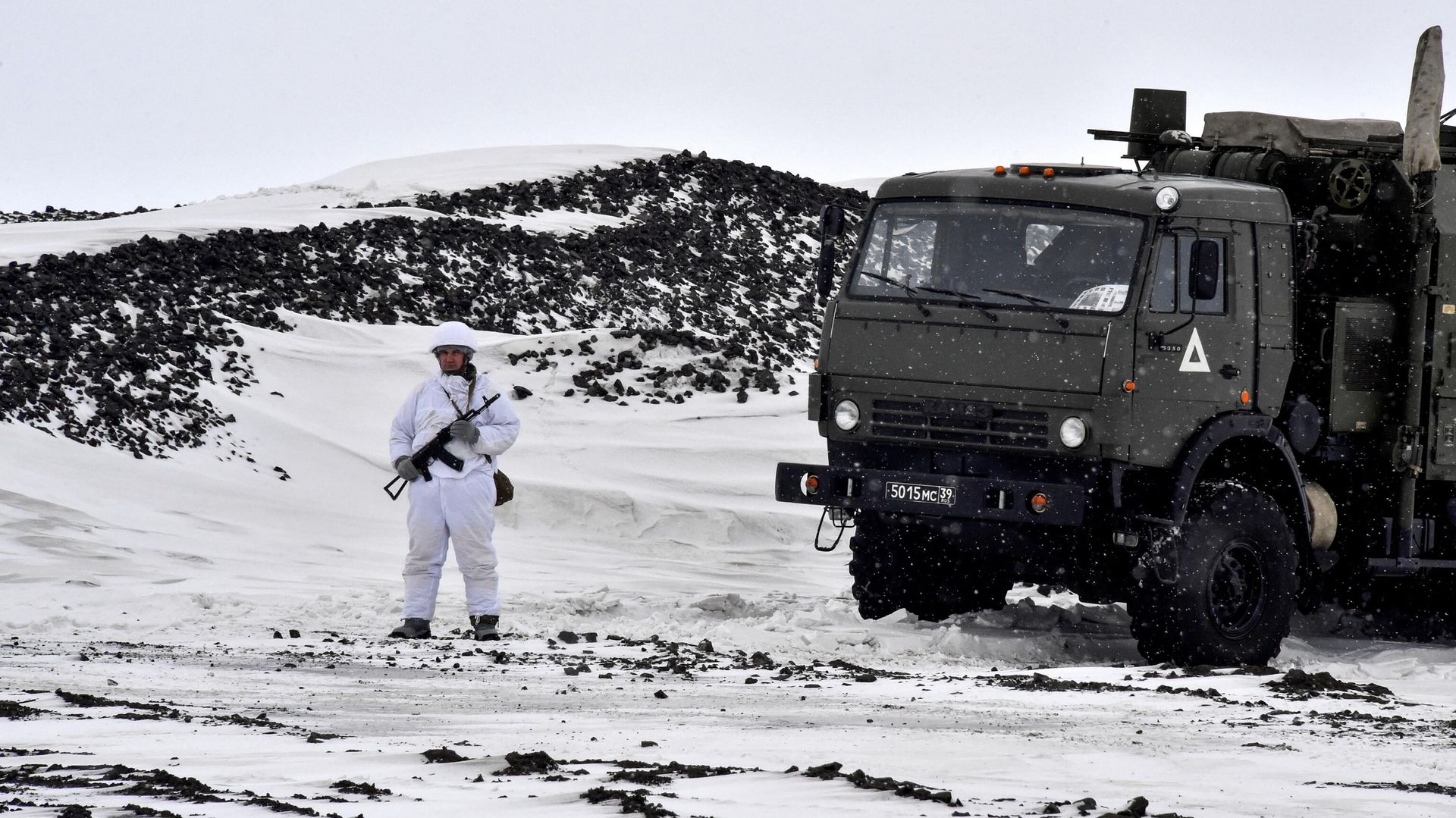 Российский военнослужащий на острове Земля Александры, 17 мая 2021 года - ИноСМИ, 1920, 07.04.2022