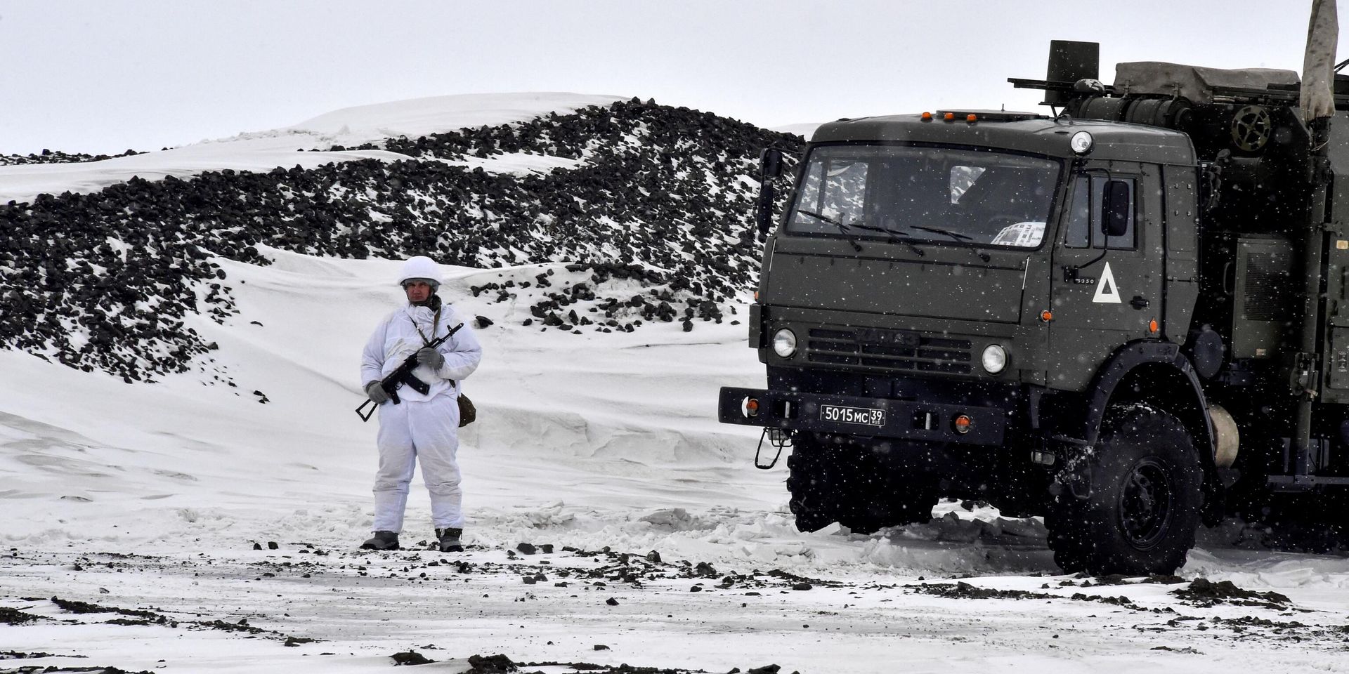 Российский военнослужащий на острове Земля Александры, 17 мая 2021 года - ИноСМИ, 1920, 07.04.2022