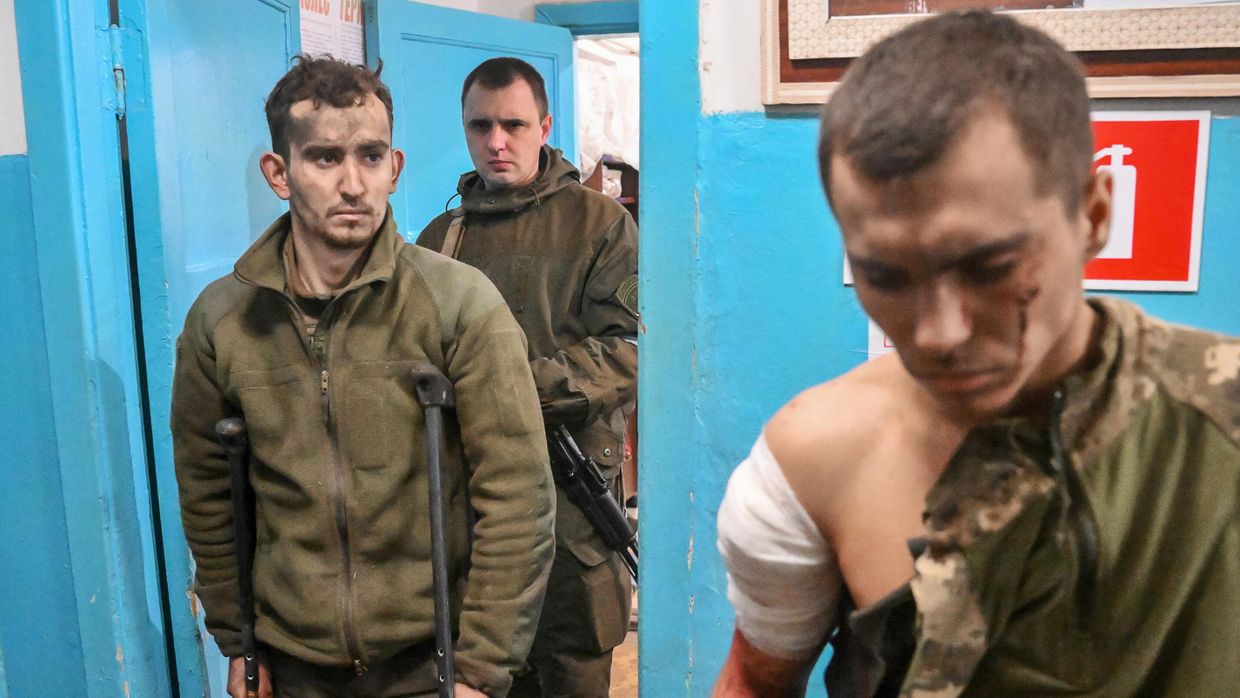 Военнопленным ВСУ оказывают помощь в Новоазовской ЦРБ