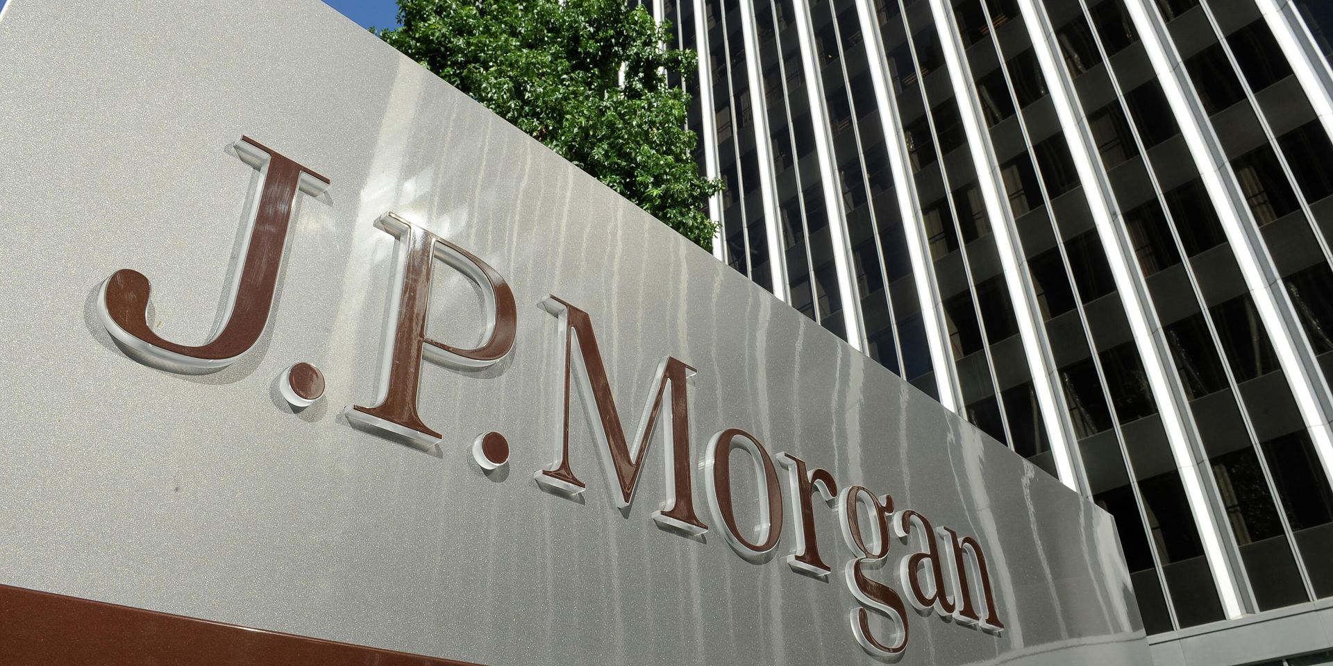 Вывеска JPMorgan у офиса финансовой компании в Лос-Анджелесе, штат Калифорния - ИноСМИ, 1920, 12.07.2023