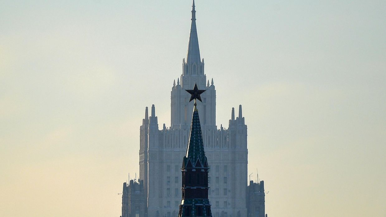 Вид на здание МИД в Москве