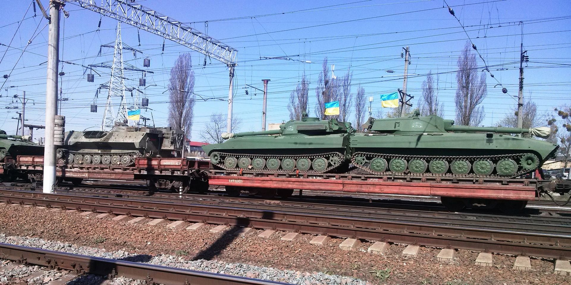 2С1 Гвоздика ВСУ на железнодорожной платформе воинского поезда - ИноСМИ, 1920, 04.05.2022