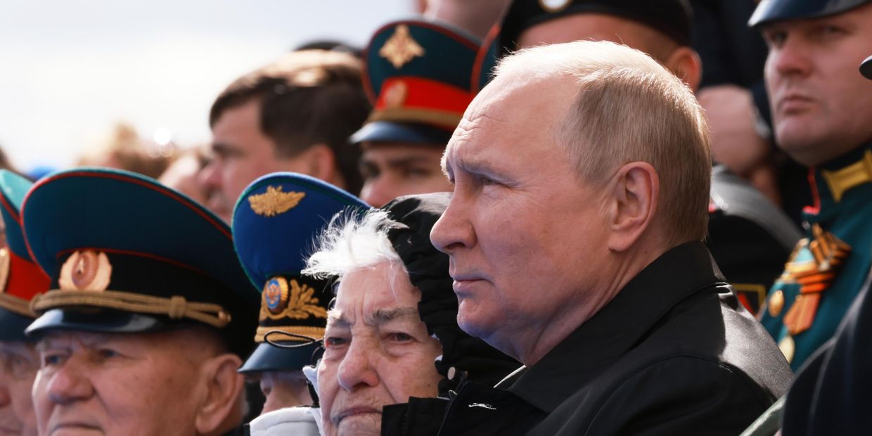 Президент РФ В. Путин на военном параде в честь 77-й годовщины Победы в ВОВ