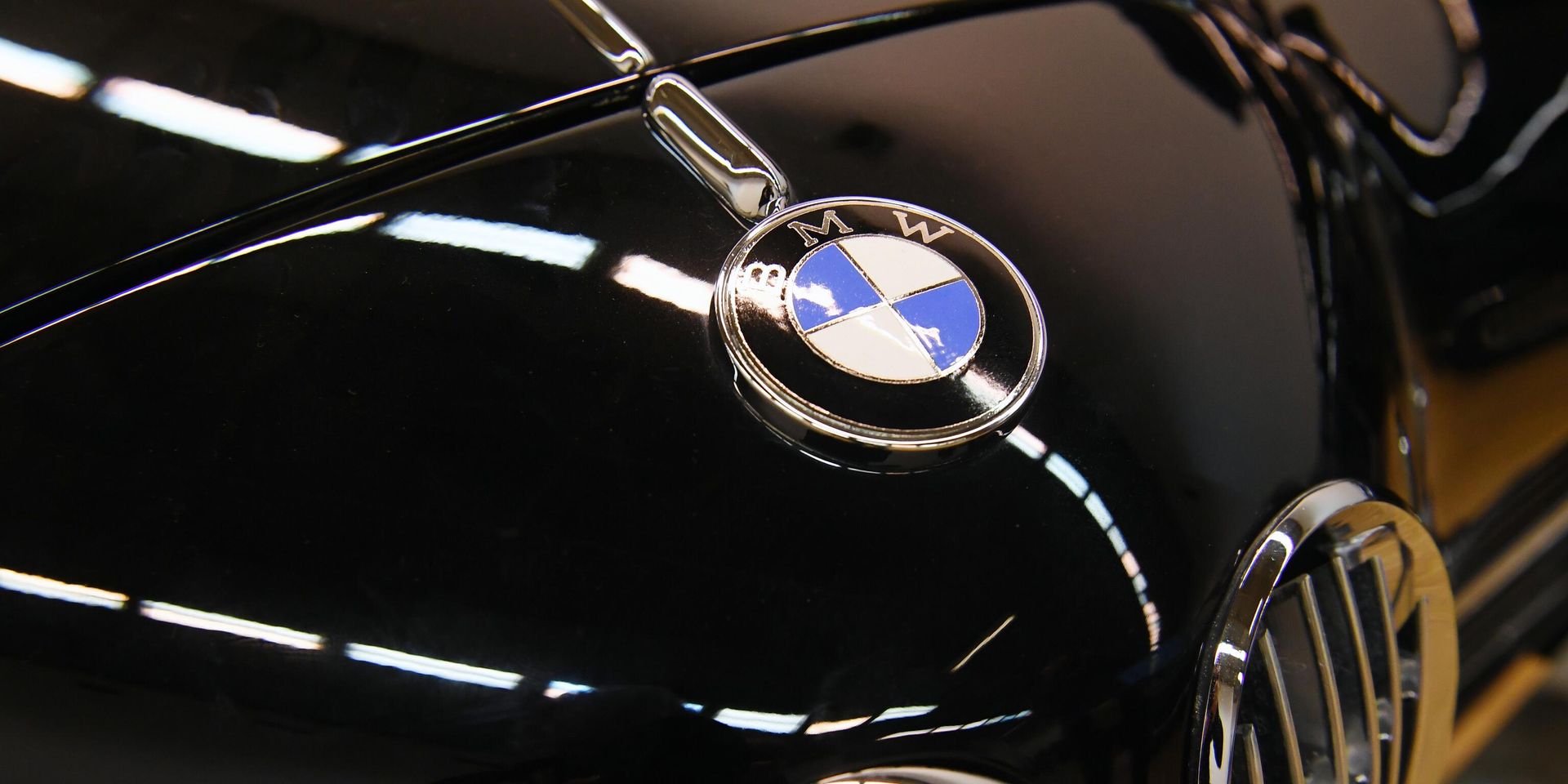 Эмблема автомобиля BMW - ИноСМИ, 1920, 03.01.2025