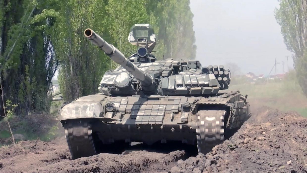 Танк Т-72 после ремонта в полевых условиях