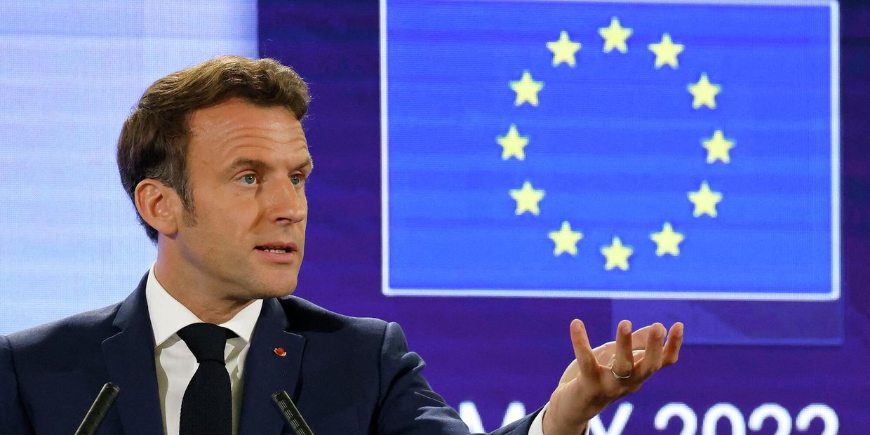 Президент Франции Эммануэль Макрон выступает с речью в Страсбурге