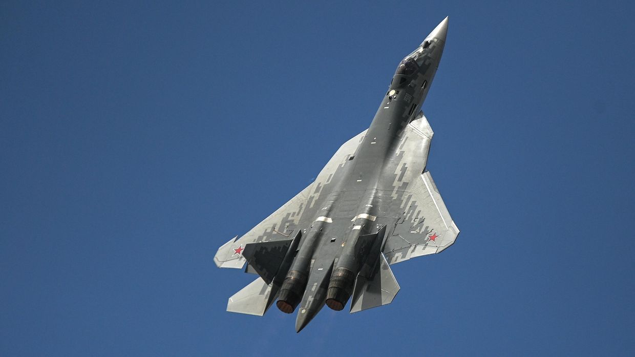 Многофункциональный истребитель пятого поколения Су-57