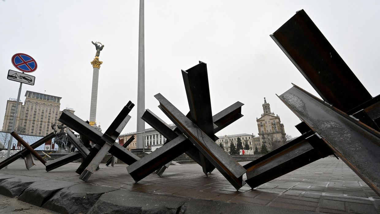 Противотанковые ежи в Киеве