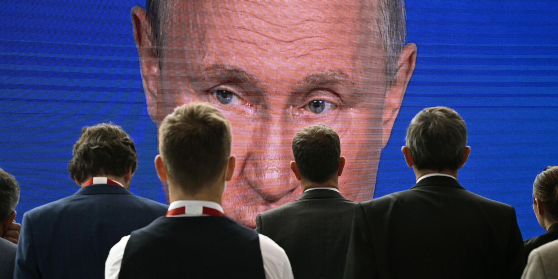 ПМЭФ-2022. Экран с трансляцией выступления президента РФ Владимира Путина - ИноСМИ, 1920, 13.07.2022