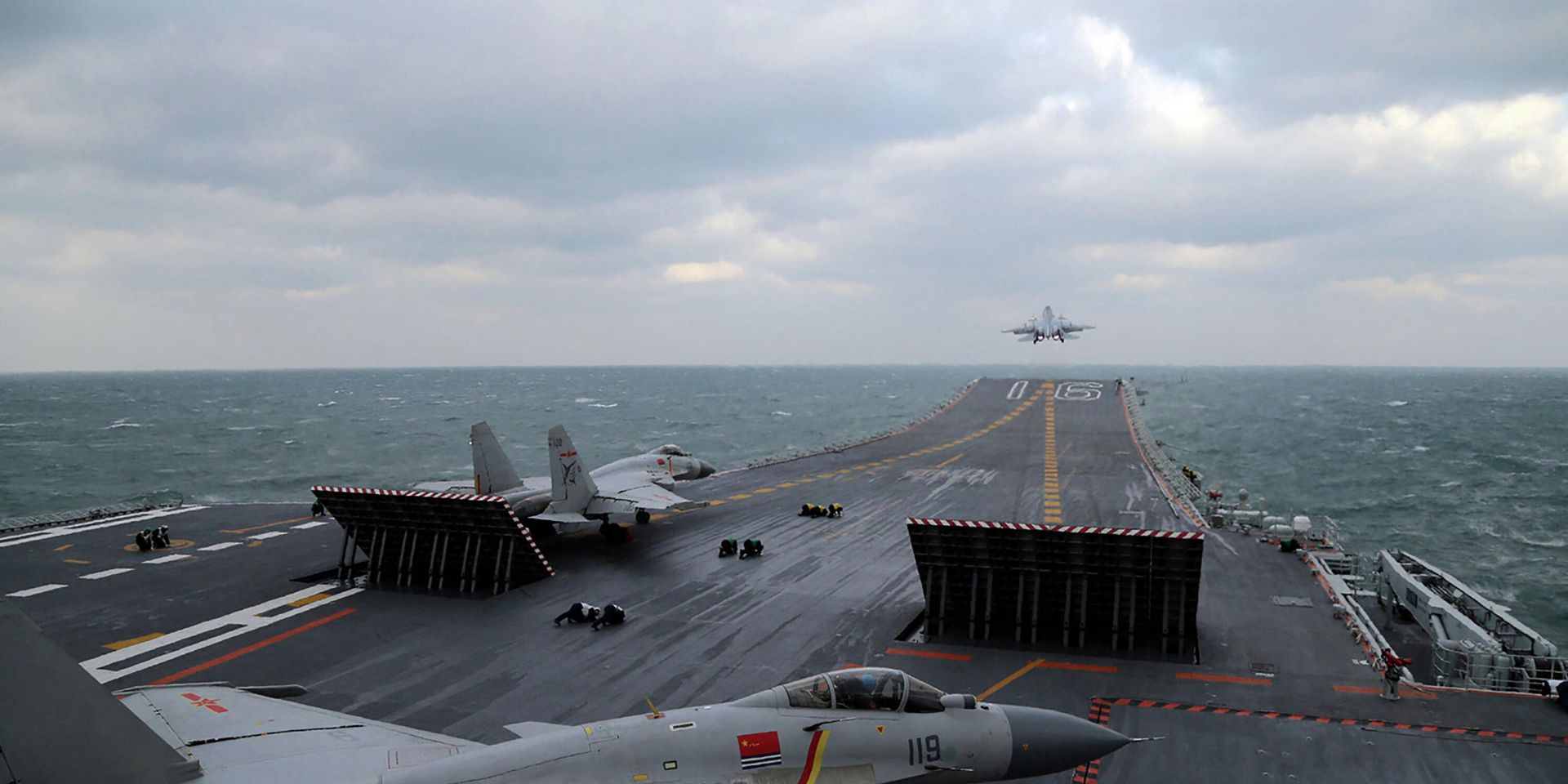 Китайские истребители J-15 во время военных учений в Желтом море - ИноСМИ, 1920, 20.06.2022