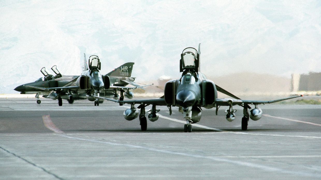 Три самолета McDonnell Douglas F-4E Phantom II ВВС США