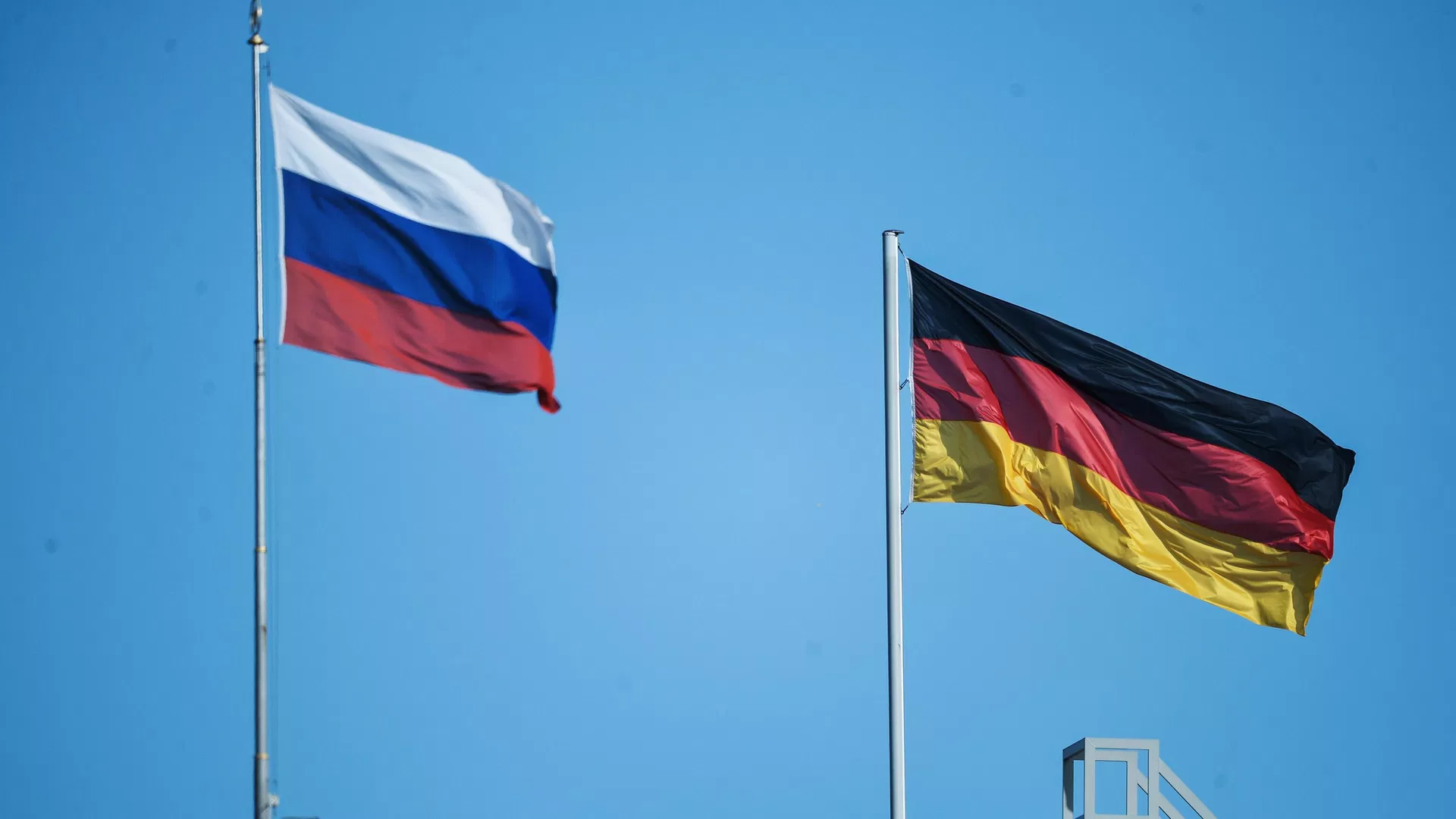 Флаг России и Германии в Берлине Флаг России и Германии в Берлине - ИноСМИ, 1920, 24.07.2026