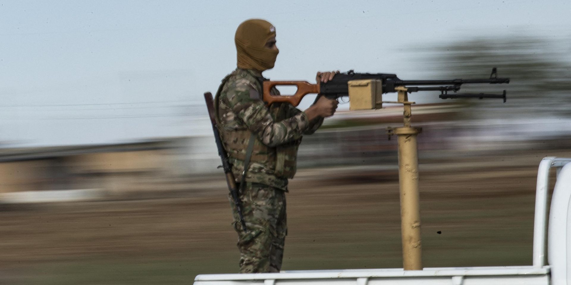 Боец курдской YPG близ сирийского города аль-Маликия - ИноСМИ, 1920, 21.06.2022