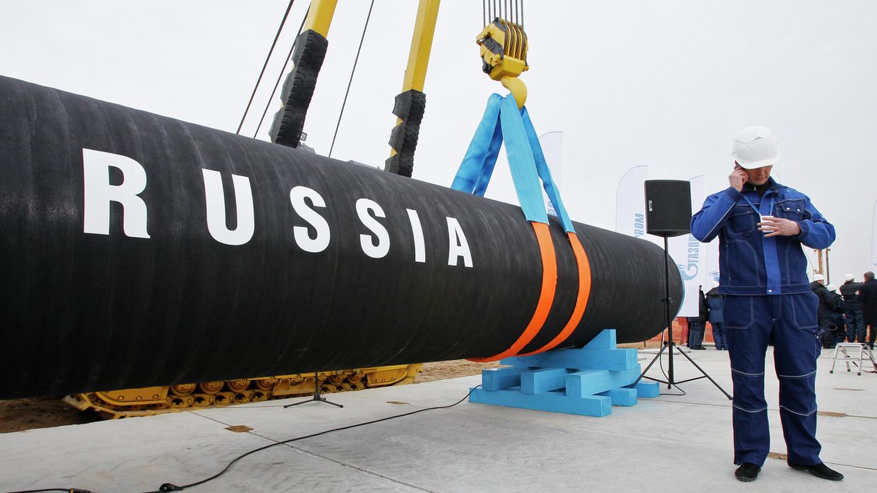 Строительство газопровода Северный поток недалеко от Санкт-Петербурга