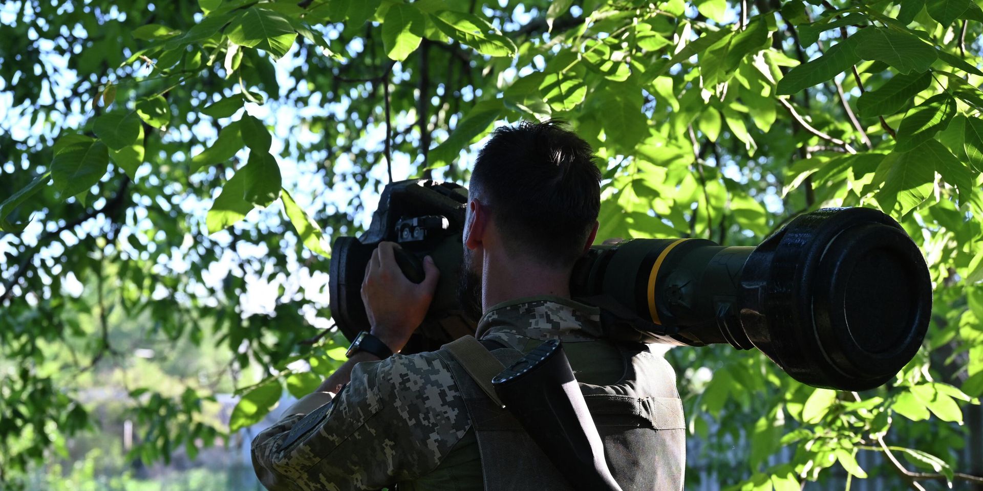 Украинский военнослужащий на позиции недалеко от Чугуева в Харьковской области - ИноСМИ, 1920, 29.06.2022