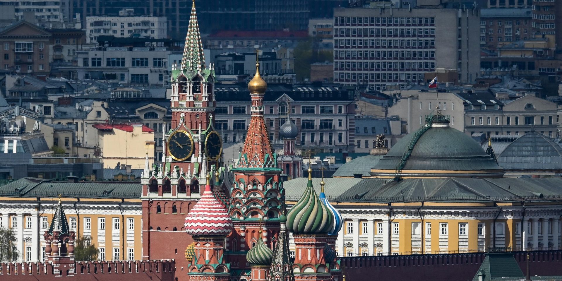 Вид на Собор Василия Блаженного и Спасскую башню Московского кремля - ИноСМИ, 1920, 04.05.2023