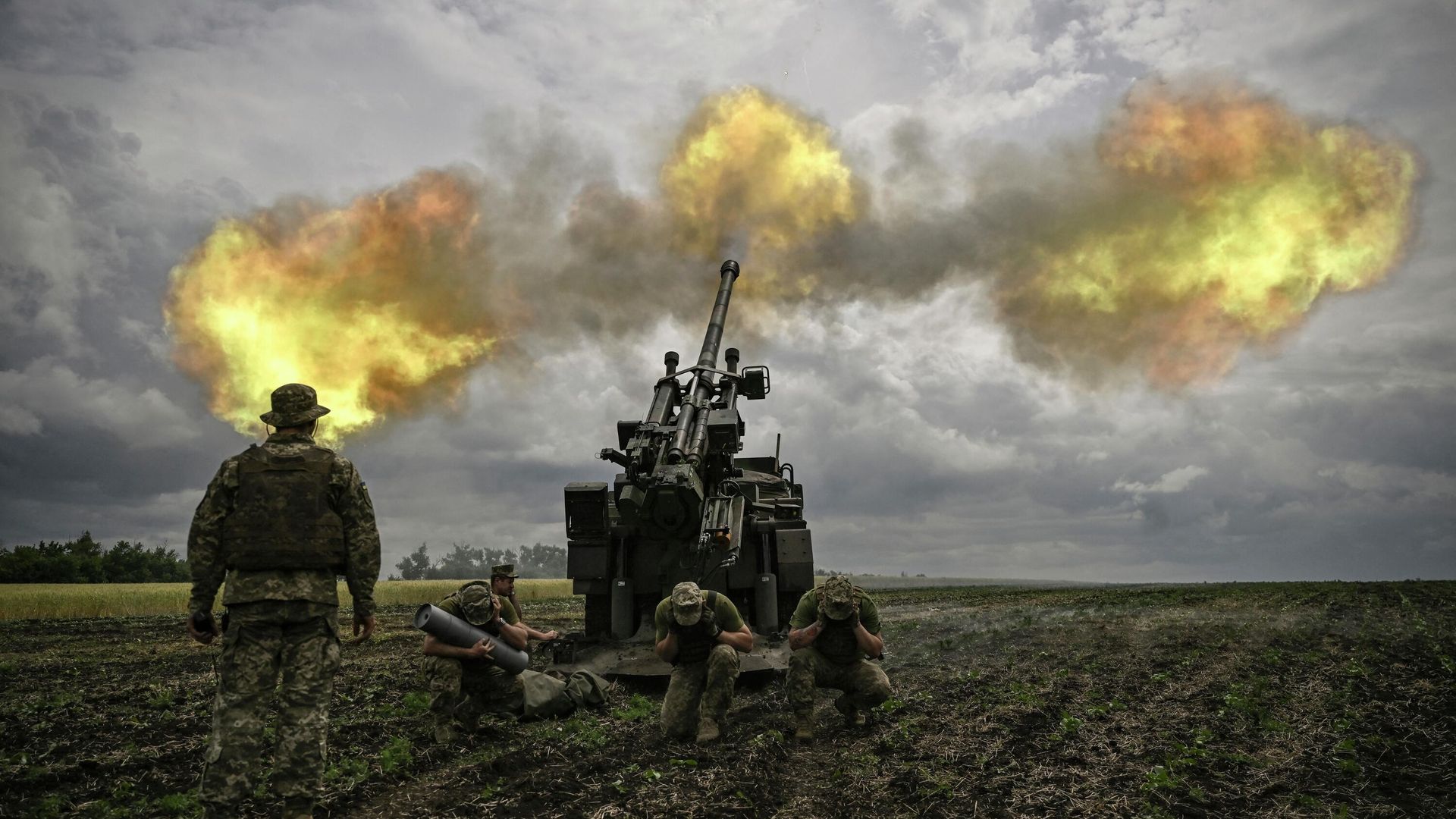 Украинские военнослужащие ведут огонь из французской самоходной артиллерийской установки - ИноСМИ, 1920, 14.12.2022
