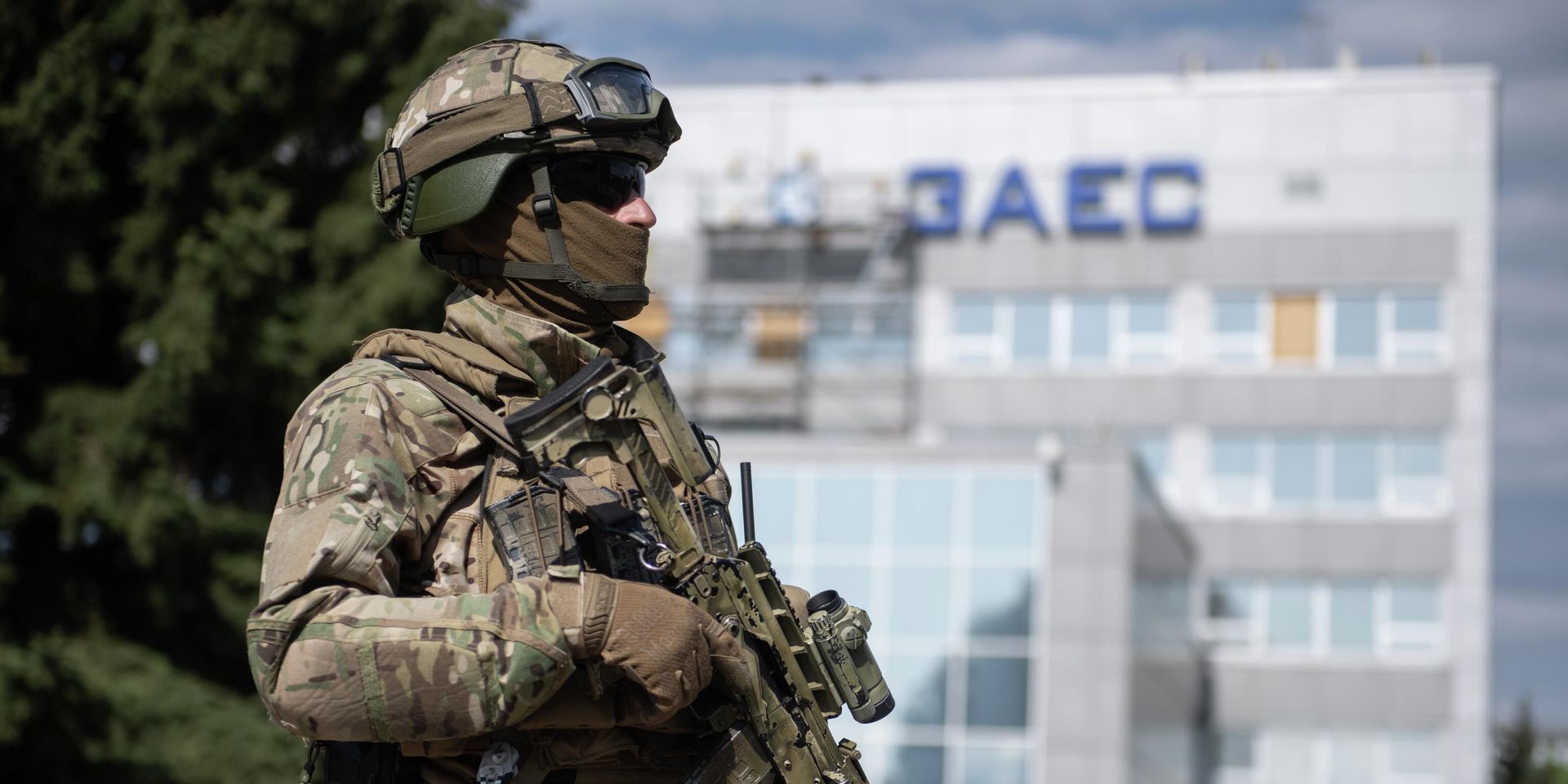 Военнослужащий ВС РФ на территории Запорожской АЭС в Энергодаре. - ИноСМИ, 1920, 21.07.2022