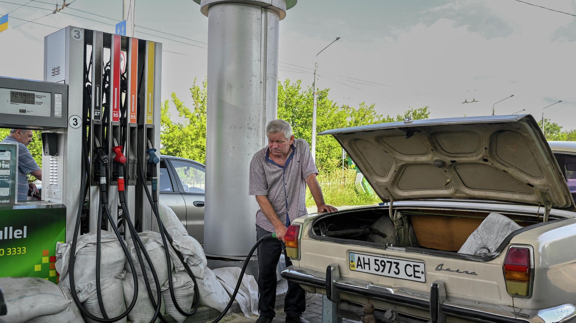 26 июля 2022 года. Работа автозаправочной станции в Краматорске, Украина - ИноСМИ, 1920, 08.08.2022