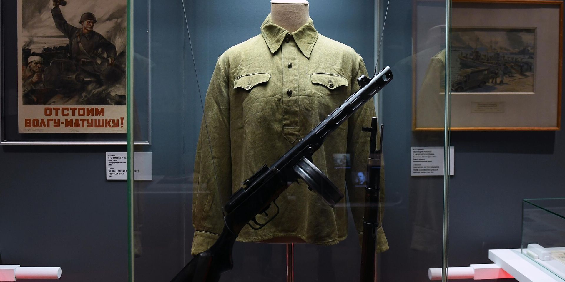Гимнастерка СССР, пистолет-пулемет системы Шпагина образца 1941 года (ППШ-41) - ИноСМИ, 1920, 01.11.2025
