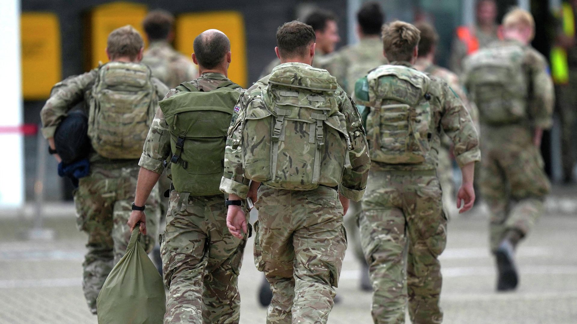 Военнослужащие 16-й воздушно-десантной бригады вооруженных сил Великобритании в Брайз-Нортон, Оксфордшир - ИноСМИ, 1920, 22.08.2022
