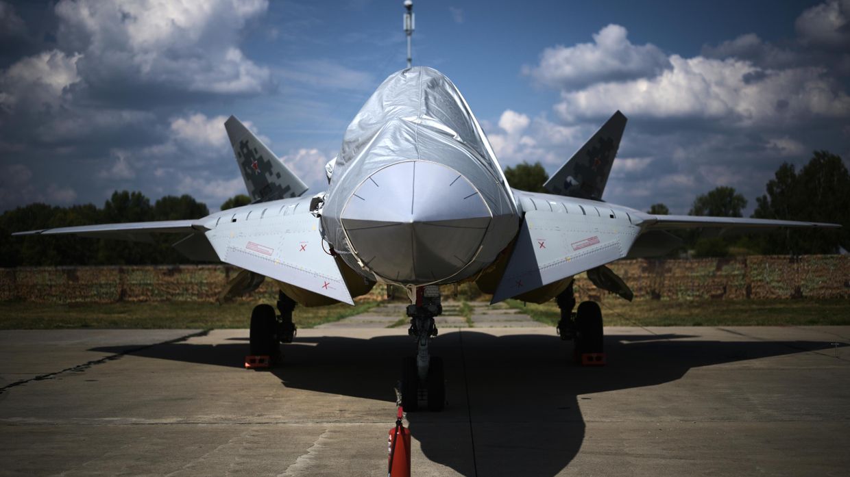Многофункциональные истребители пятого поколения Су-57