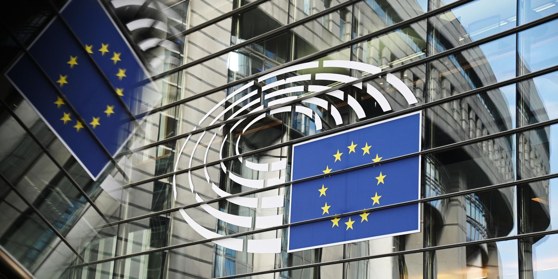 Логотип Евросоюза на здании штаб-квартиры Европейского парламента в Брюсселе - ИноСМИ, 1920, 19.07.2023