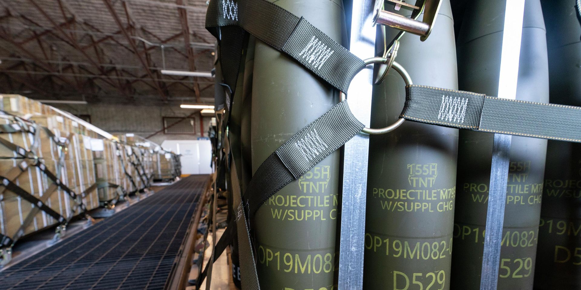 Боеприпасы для украинской армии на военно-воздушной базе Дувр, штат Делавэр, США. Архивная фотография - ИноСМИ, 1920, 18.02.2023