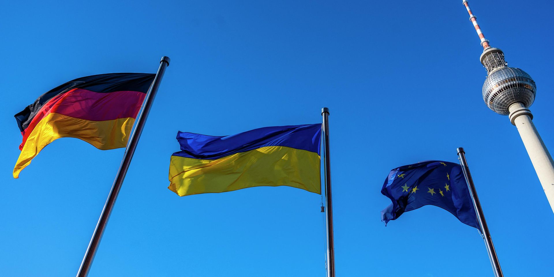 Флаги Германии, Украины и Европейского Союза в Берлине - ИноСМИ, 1920, 06.09.2022