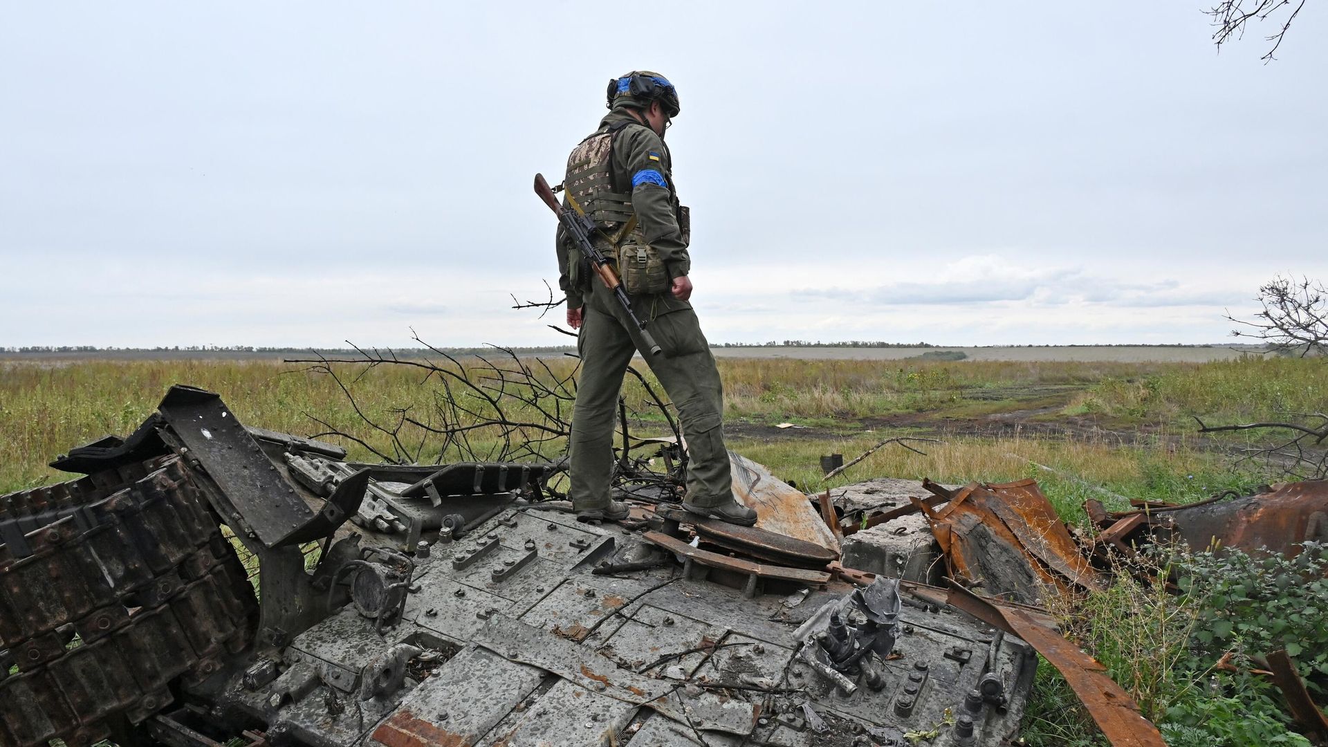 Украинский военнослужащий на севере Харьковской области. 20 сентября 2022 года. - ИноСМИ, 1920, 22.09.2022