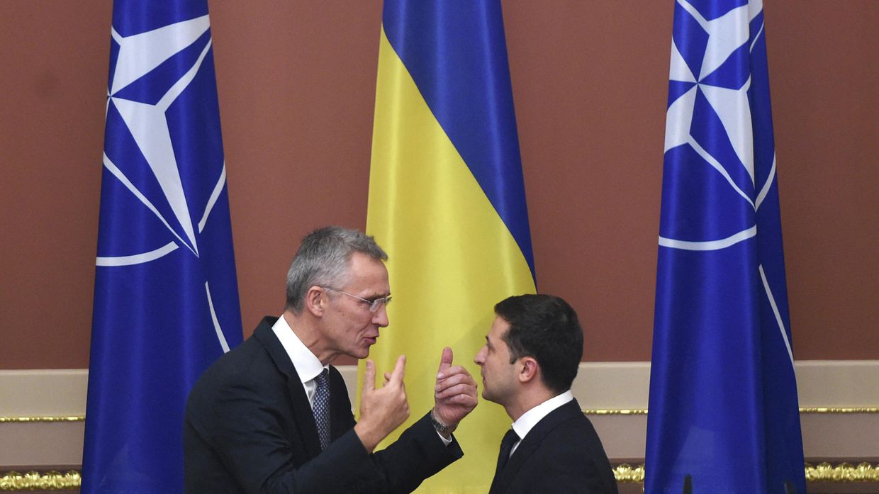 Президент Украины Владимир Зеленский и Генеральный секретарь НАТО Йенс Столтенберг во время совместной пресс-конференции по итогам встречи в Киеве, 31 октября 2019 года