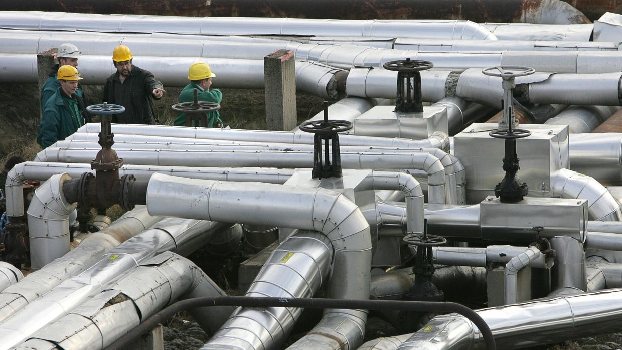 Приемная станция нефтепровода Дружба в Сажаломбатте, Венгрия. Архивная фотография