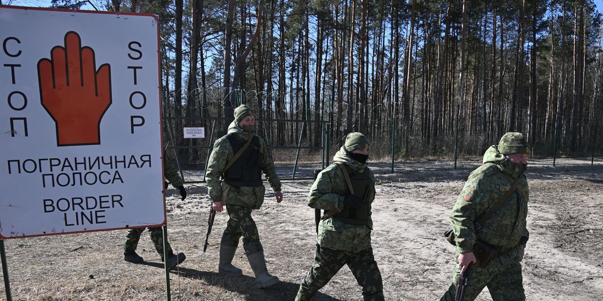 Белорусские пограничники на белорусско-украинской границе в Гомельской области