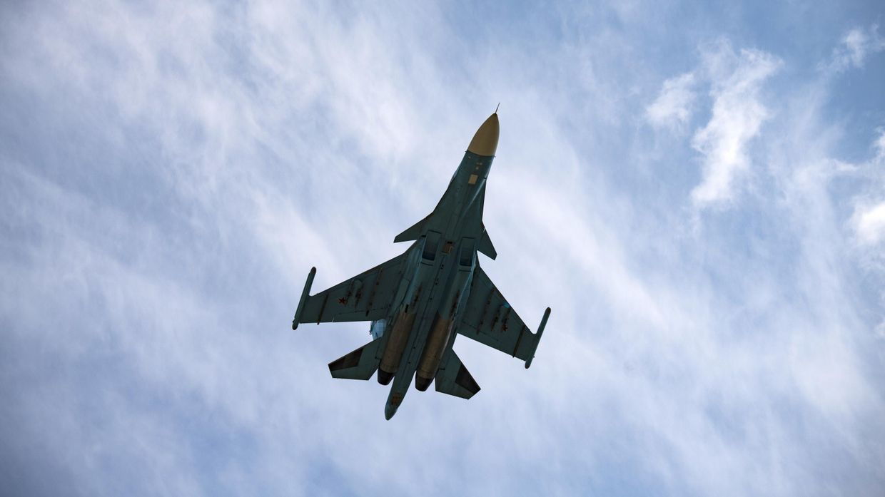 Полет истребителя-бомбардировщика Су-34 ВКС РФ