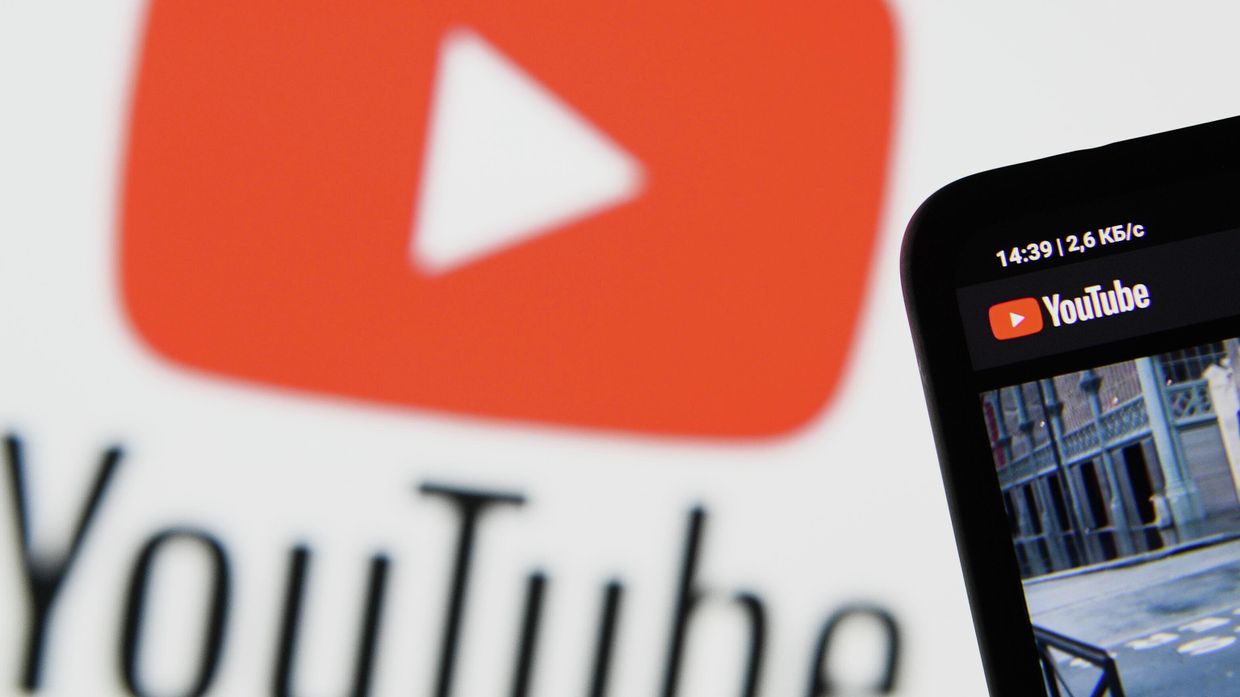 Приложение видеохостинга YouTube в телефоне
