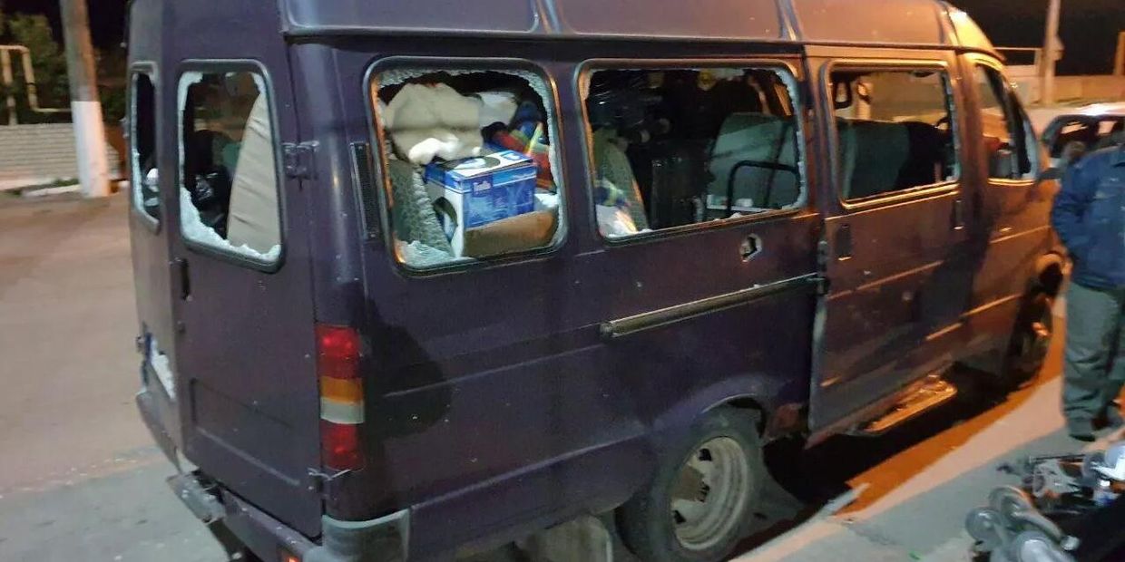 Автомобиль, пострадавший в результате обстрела ВСУ переправы в Херсоне