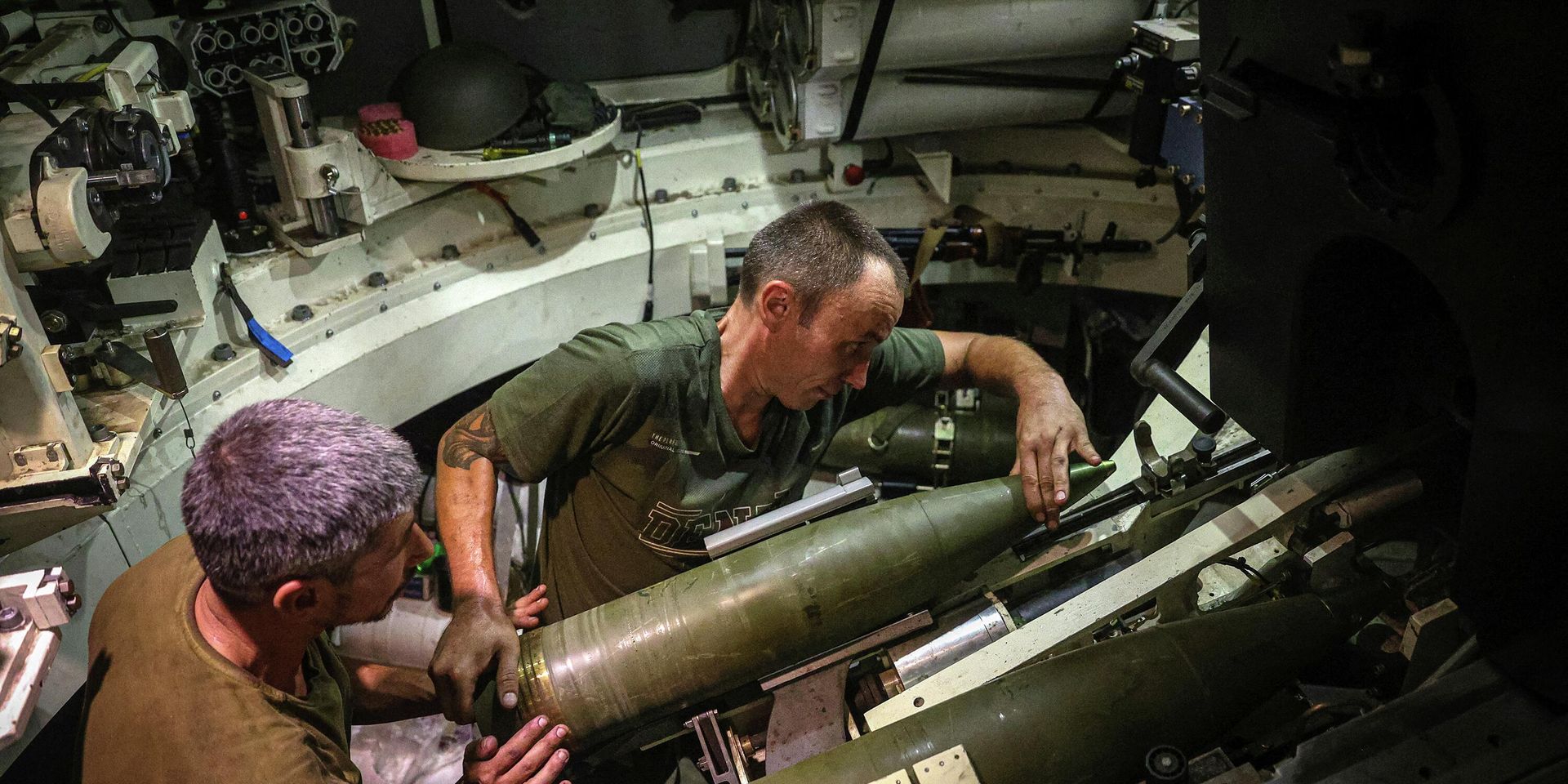 Украинские военнослужащие в польской самоходной гаубице калибра 155 мм. Архивная фотография - ИноСМИ, 1920, 23.10.2022