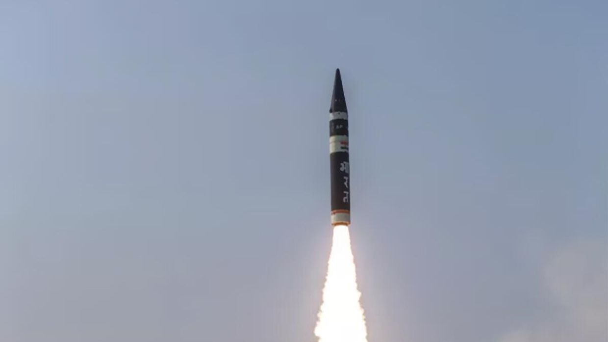 Запуск баллистической ракеты нового поколения Agni P в Индии. Архивное фото