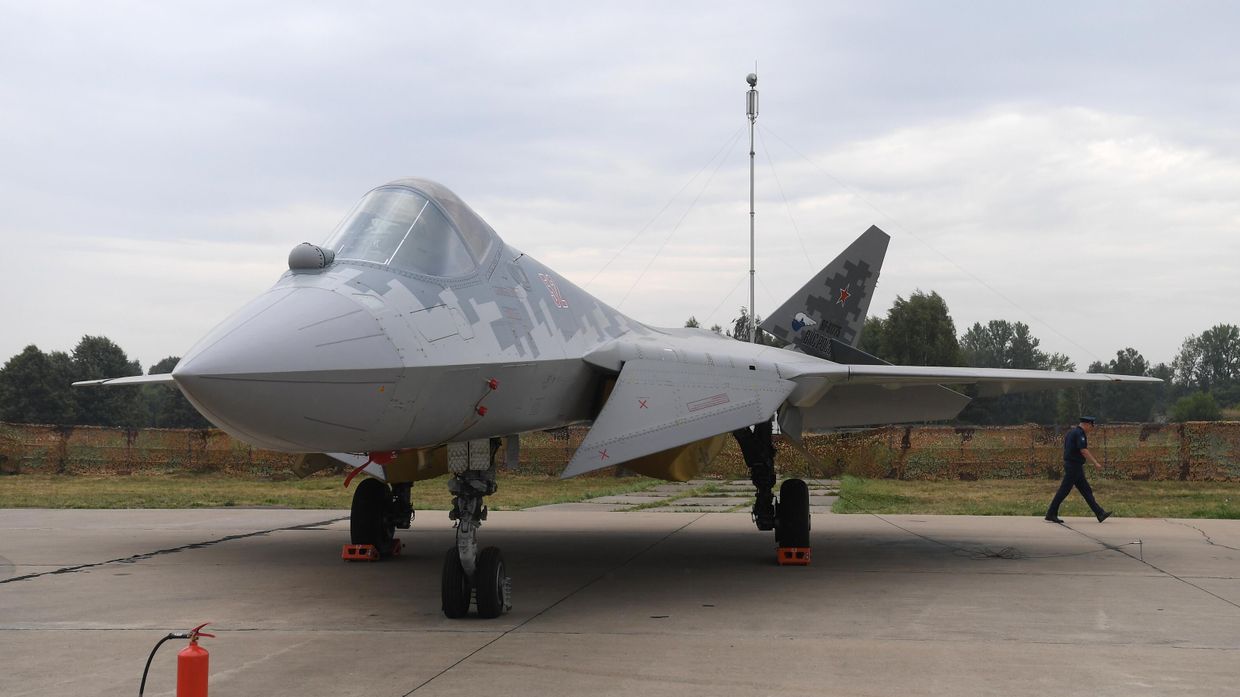Многофункциональный истребитель пятого поколения Су-57